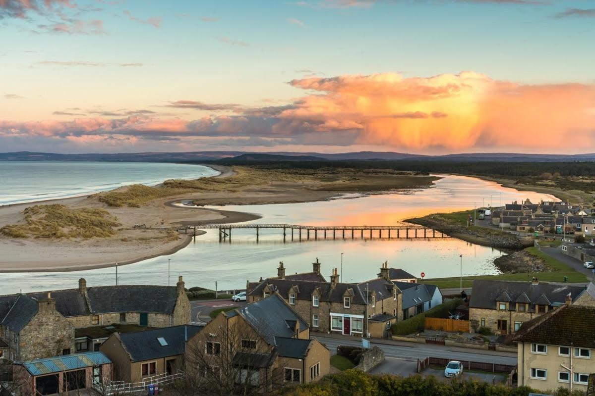 Helmsley Luxury Lodge Lossiemouth ภายนอก รูปภาพ